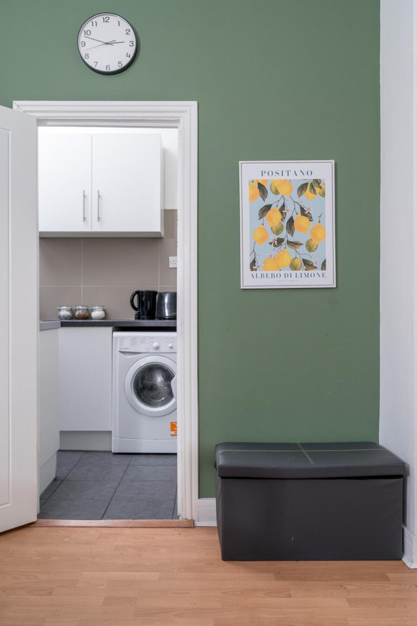 The Tooting Bec Hideaway - Prime Location Apartment London Bagian luar foto